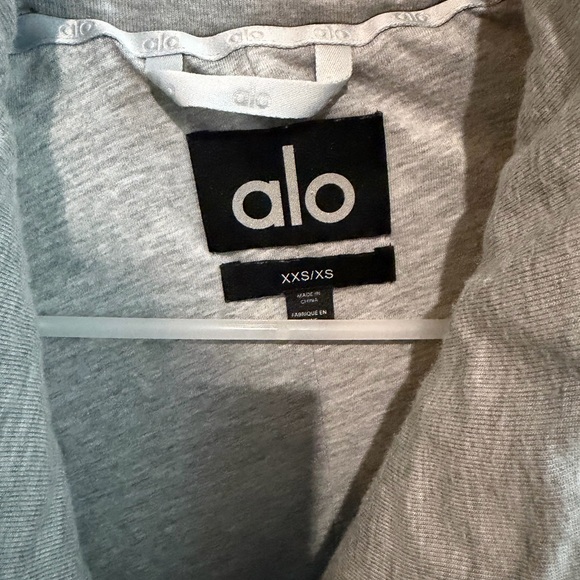 ALO Yoga Heather Gray Lounge Robe - Picture 2 of 3